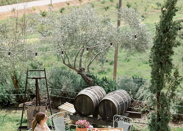 Opora Country Living